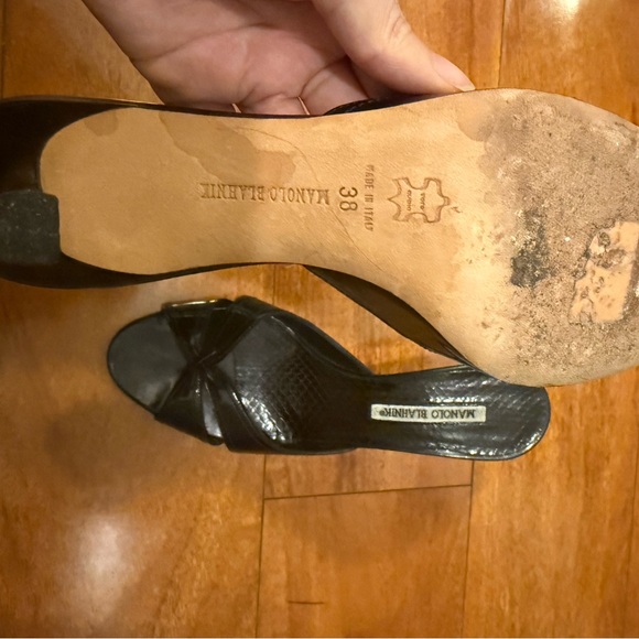 Manolo Blahnik Black Leather Heeled Sandals Size 7 - Picture 5 of 5